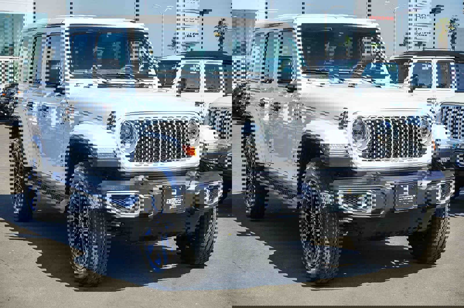 Used 2025 Jeep Wrangler Sahara image 3