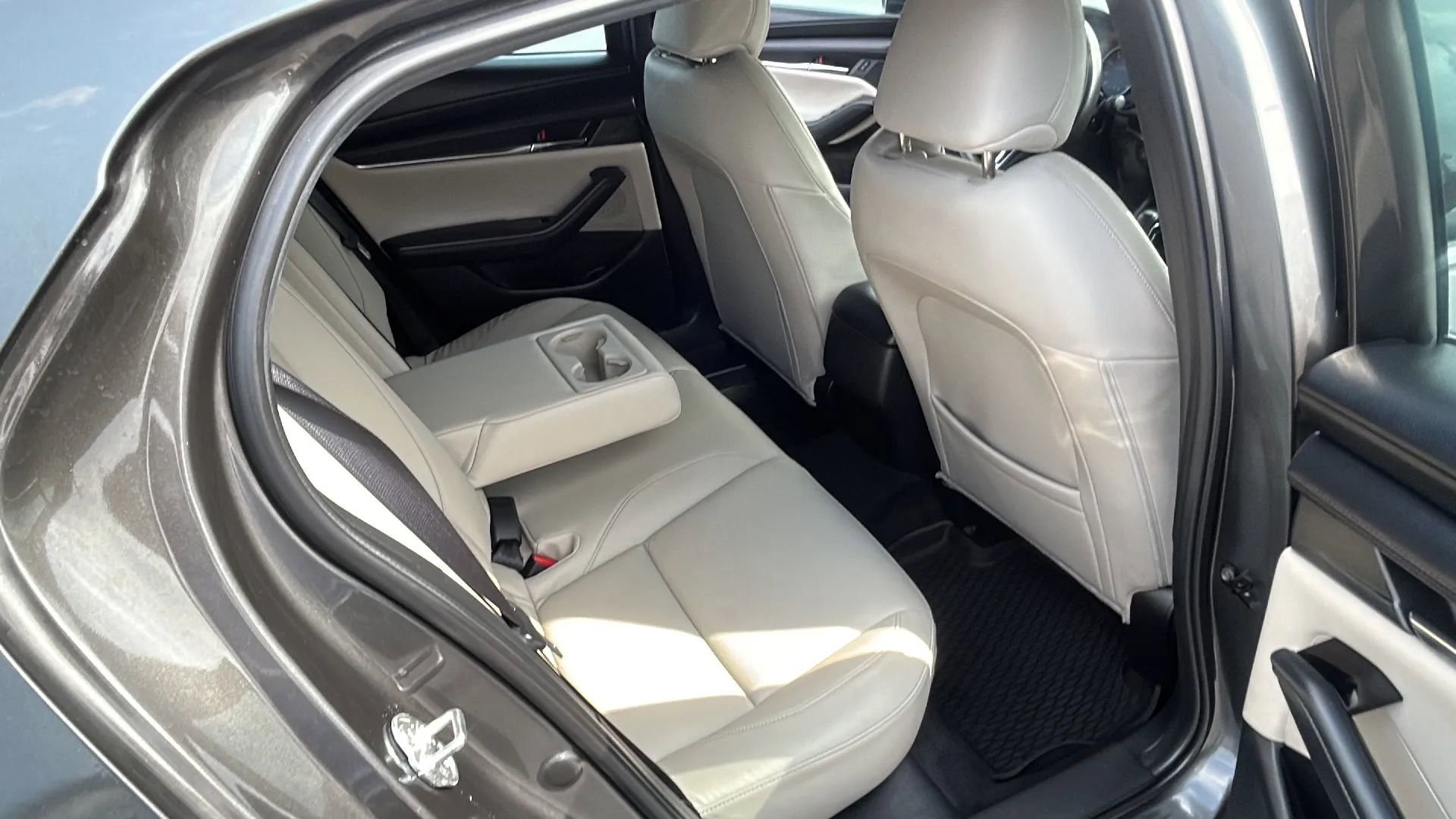 Used 2023 MAZDA MAZDA3 s image 15