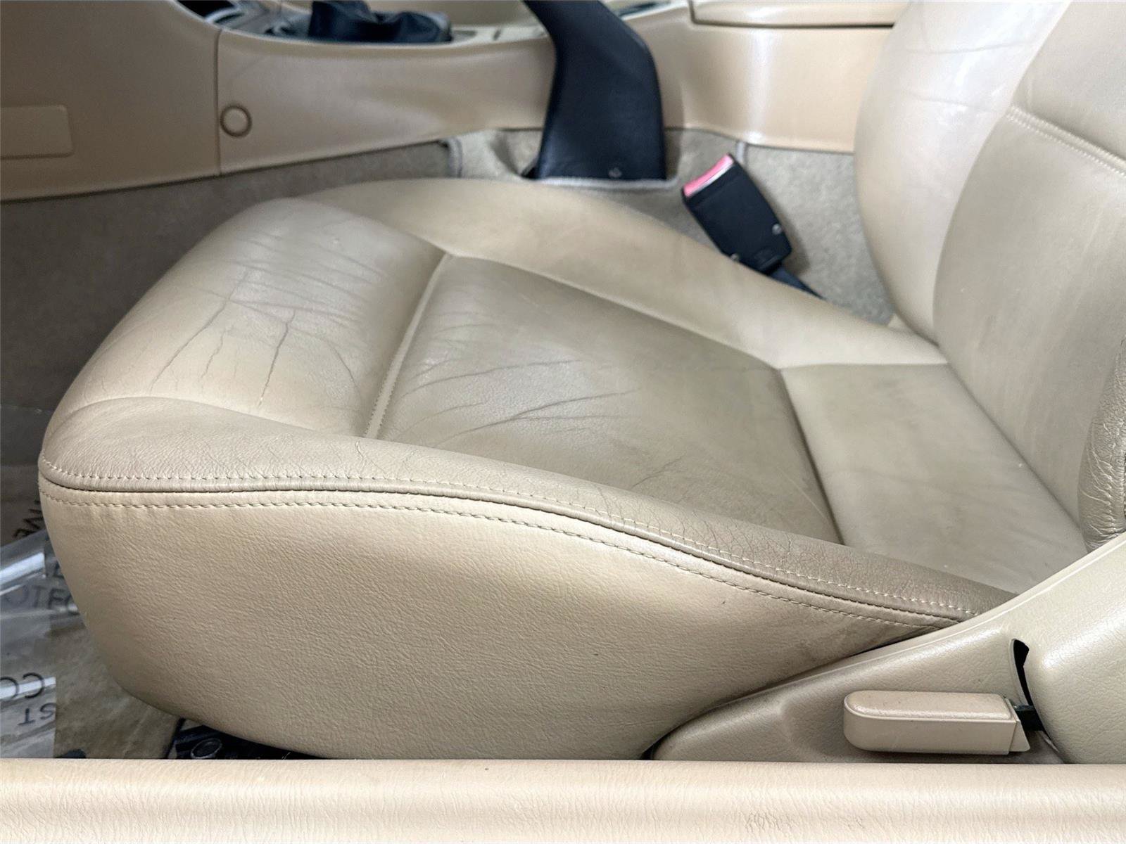 Used 1999 MAZDA MX-5 Miata RWD image 30