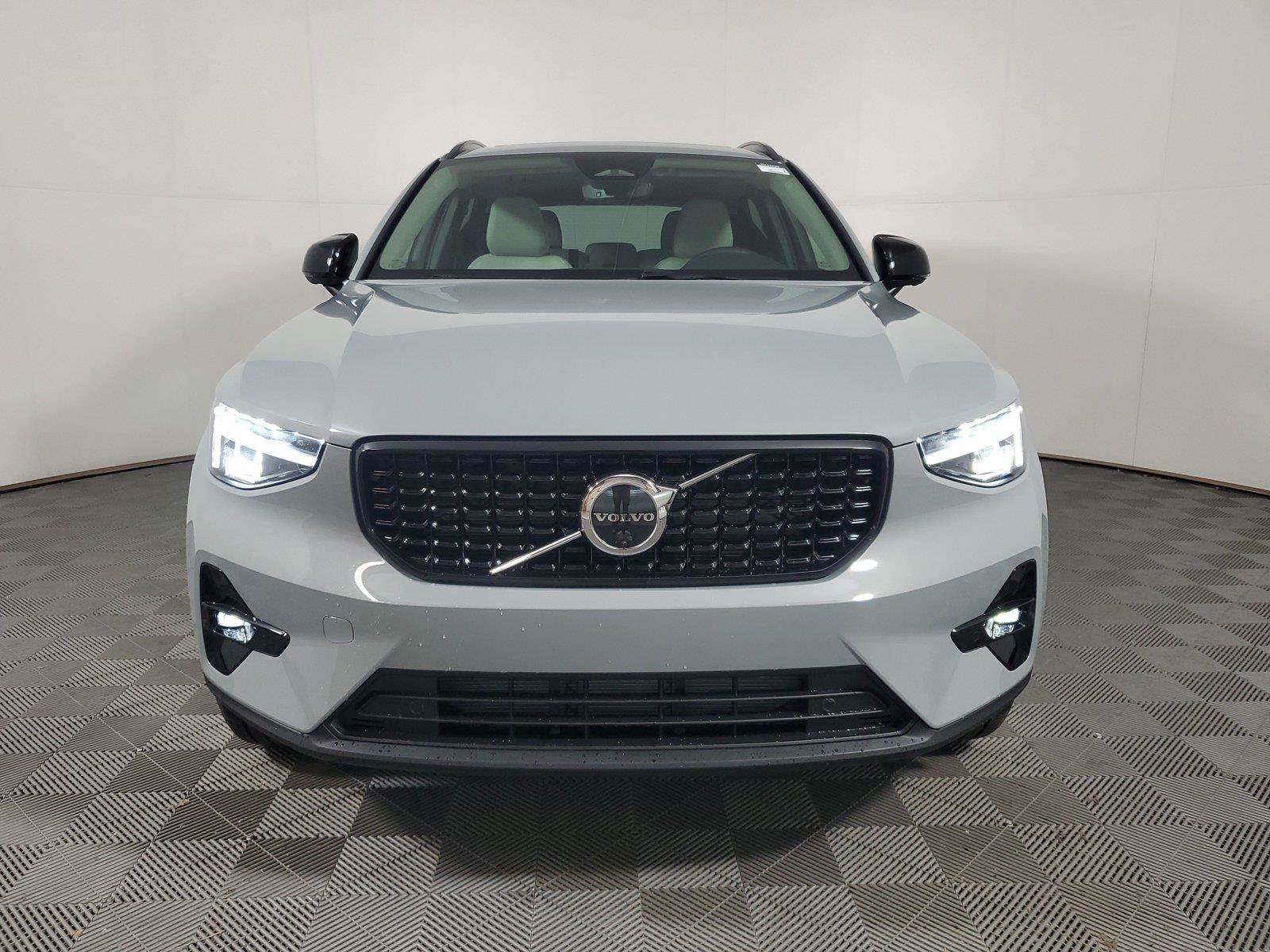 New 2026 Volvo XC40 B5 Plus w/ Protection Package Premier AWD/4WD image 2