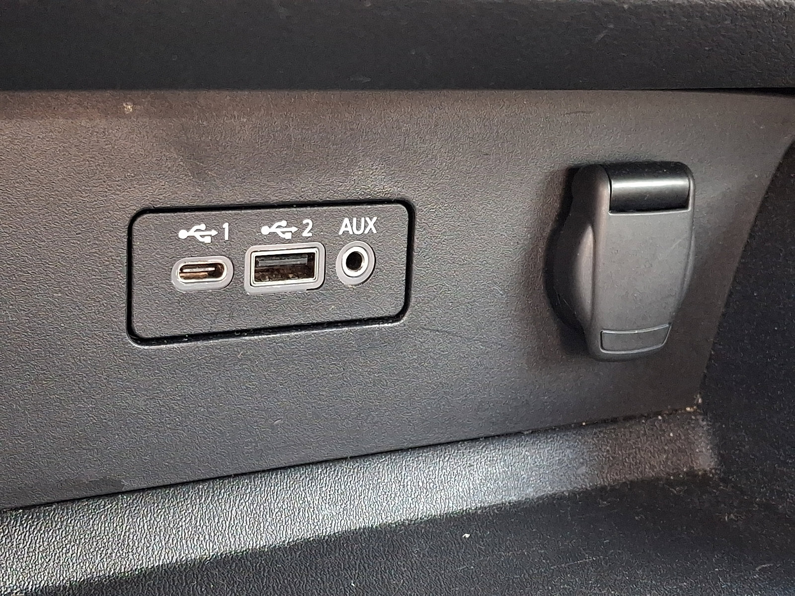 Used 2025 Nissan Altima 2.5 SV FWD image 23