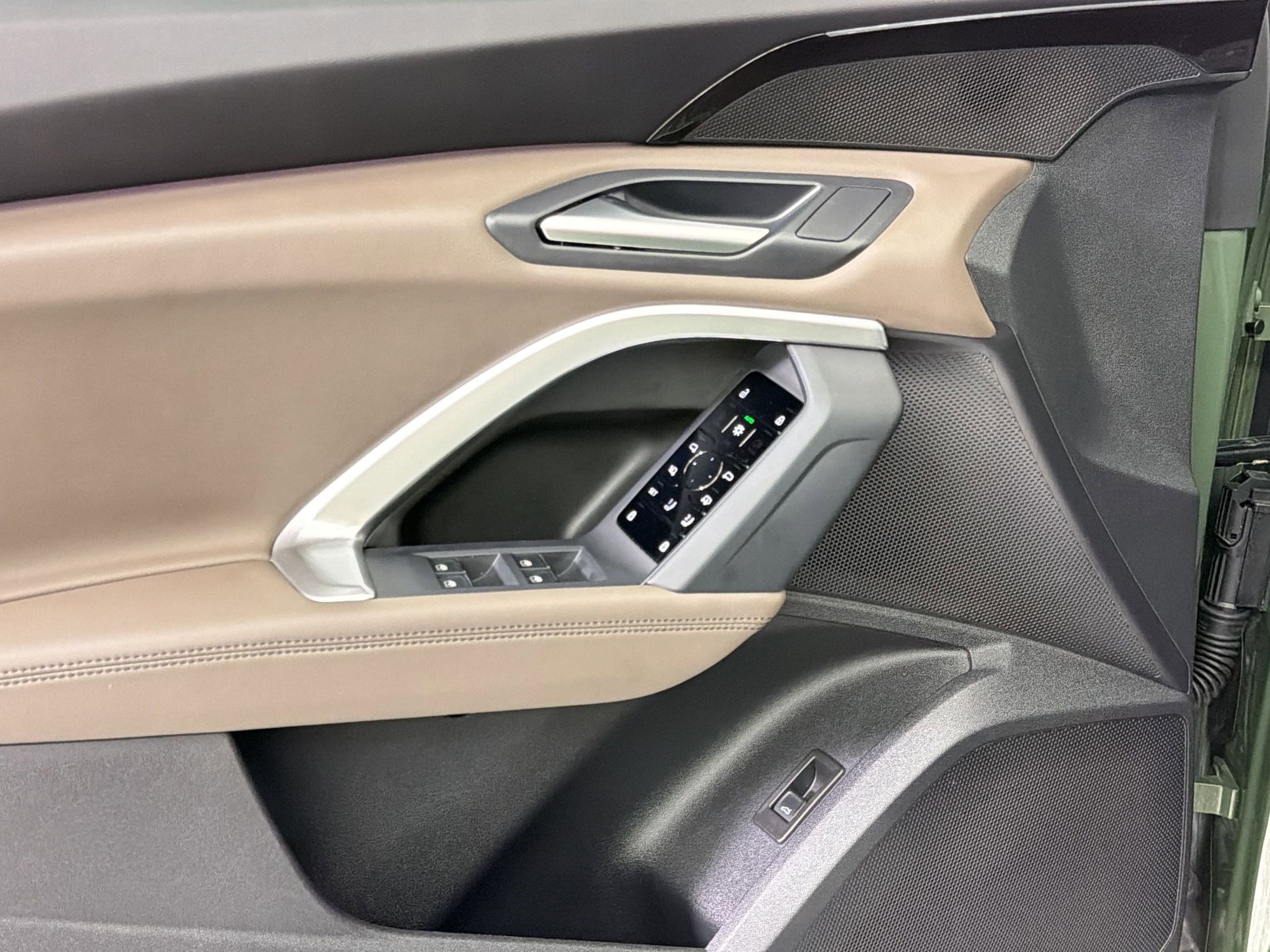 Certified 2025 Audi Q5 Premium w/ Convenience Package image 13