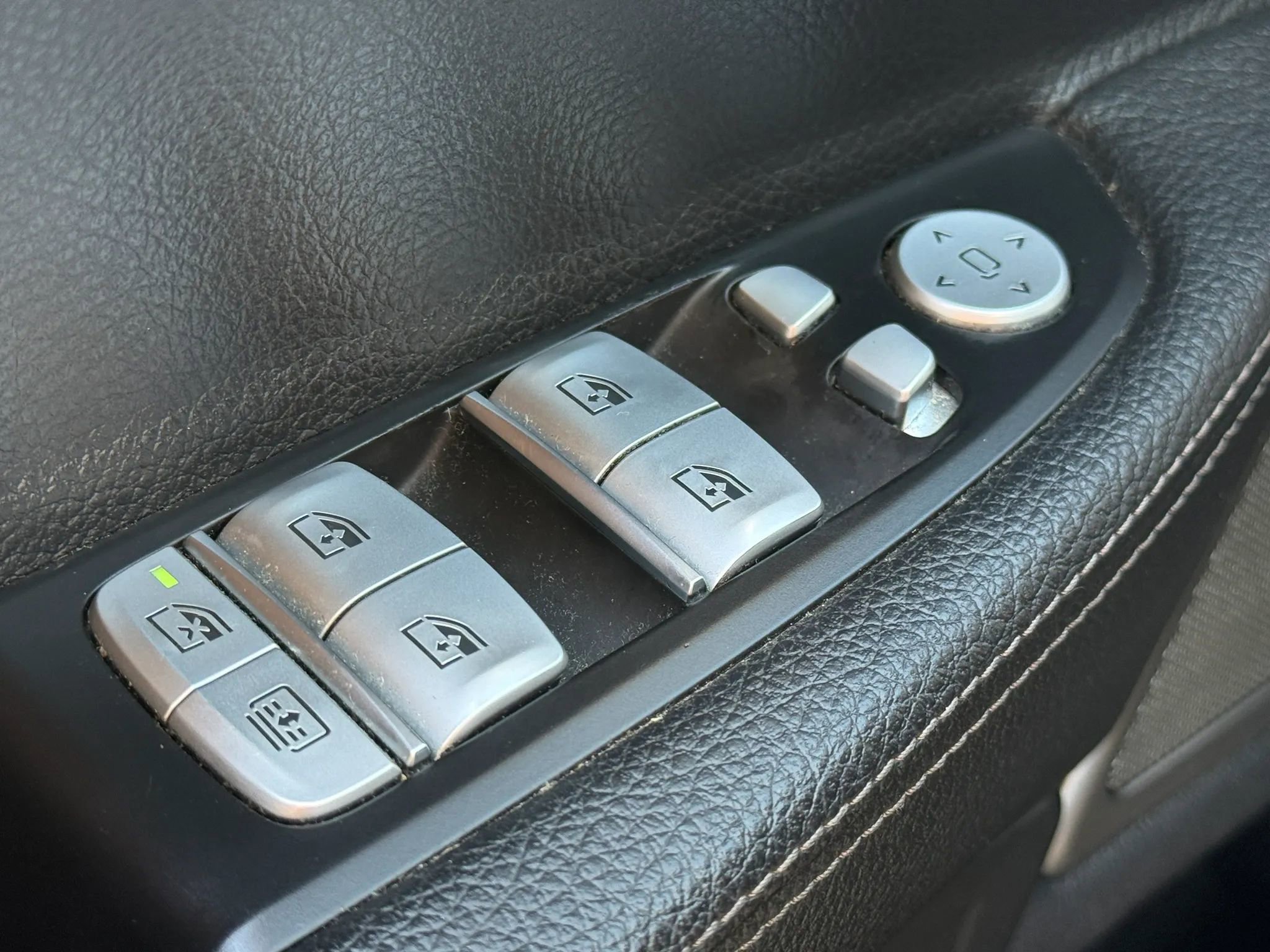 Used 2018 BMW 740i RWD image 24