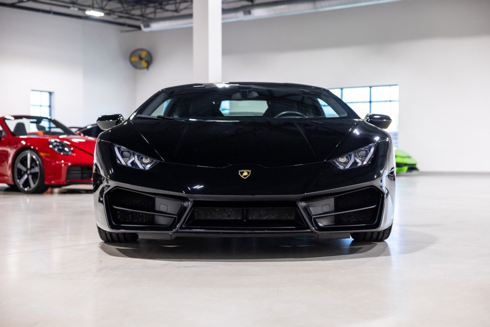Used 2017 Lamborghini Huracan LP 580-2 RWD image 2