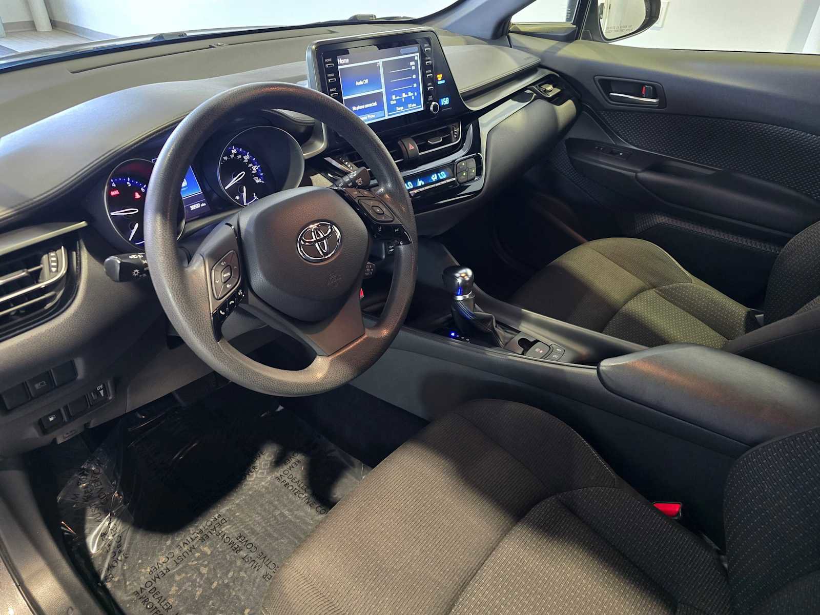 Used 2019 Toyota C-HR LE image 4