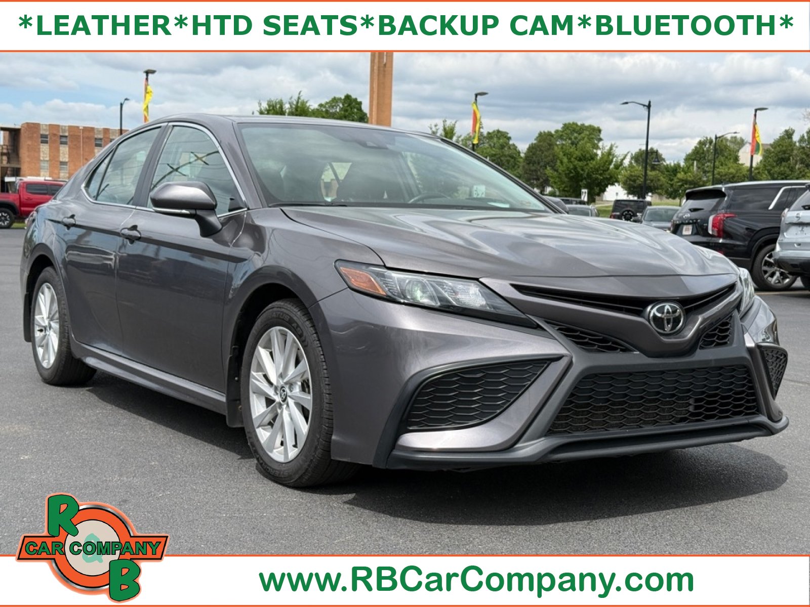 Used 2023 Toyota Camry SE FWD image 1