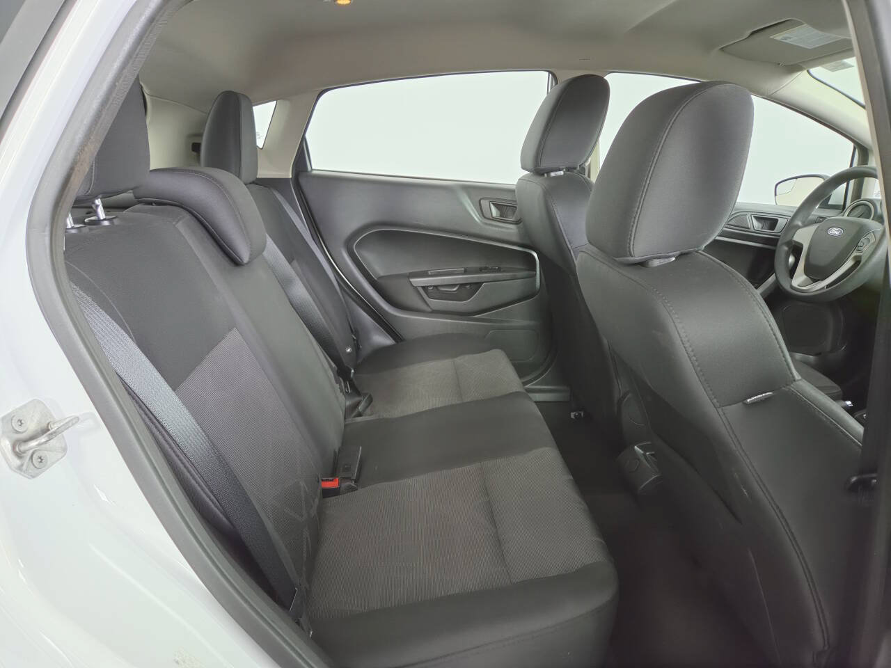 Used 2012 Ford Fiesta SE w/ Super Fuel Economy Pkg FWD image 29