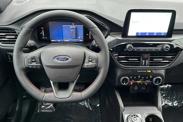 Used 2025 Ford Escape ST-Line w/ Equipment Group 301A image 12