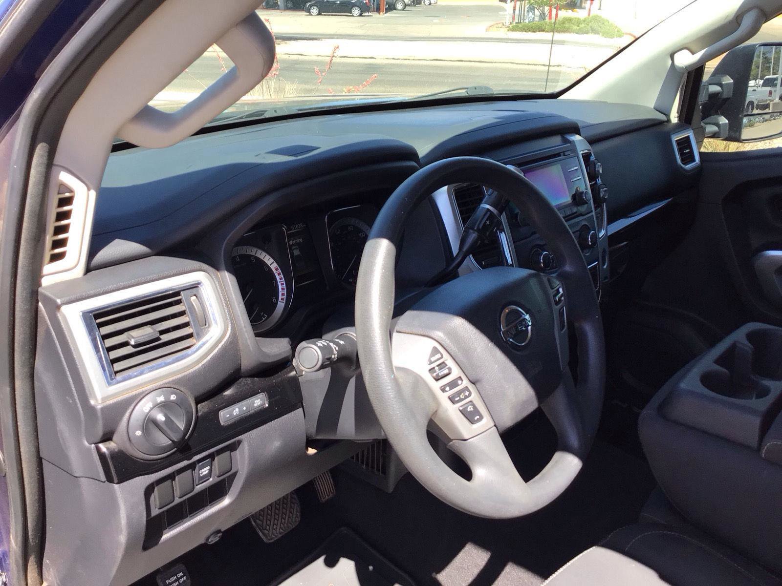 Used 2017 Nissan Titan SV AWD/4WD image 19