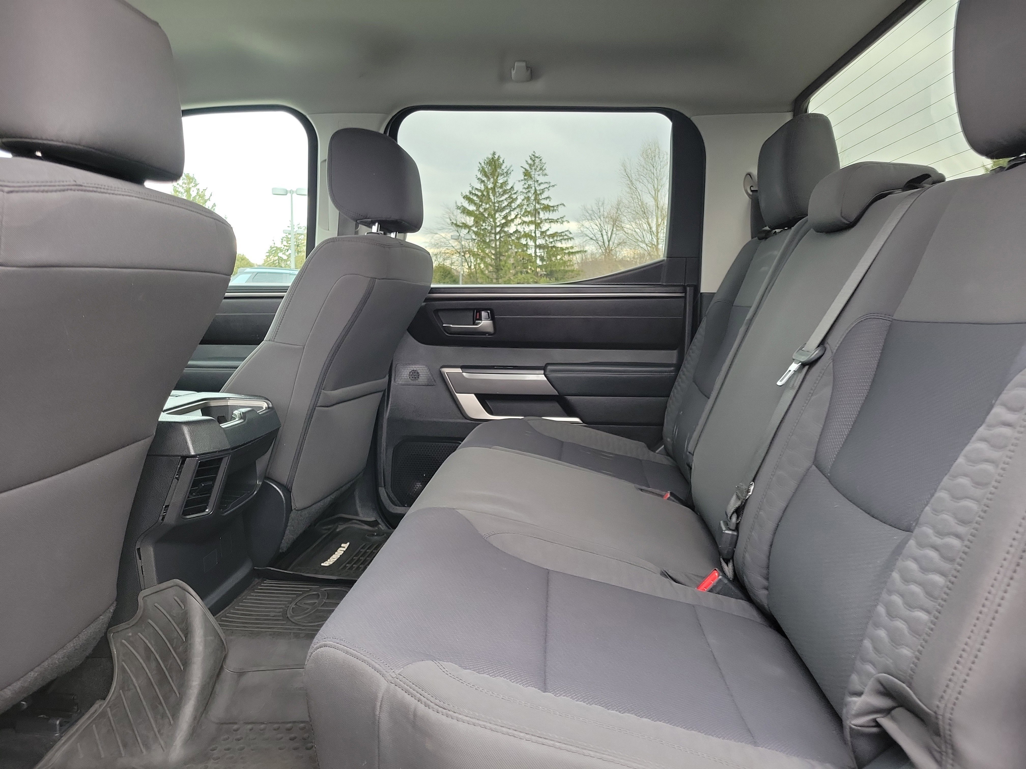 Used 2022 Toyota Tundra SR5 w/ SR5 Convenience Package image 11