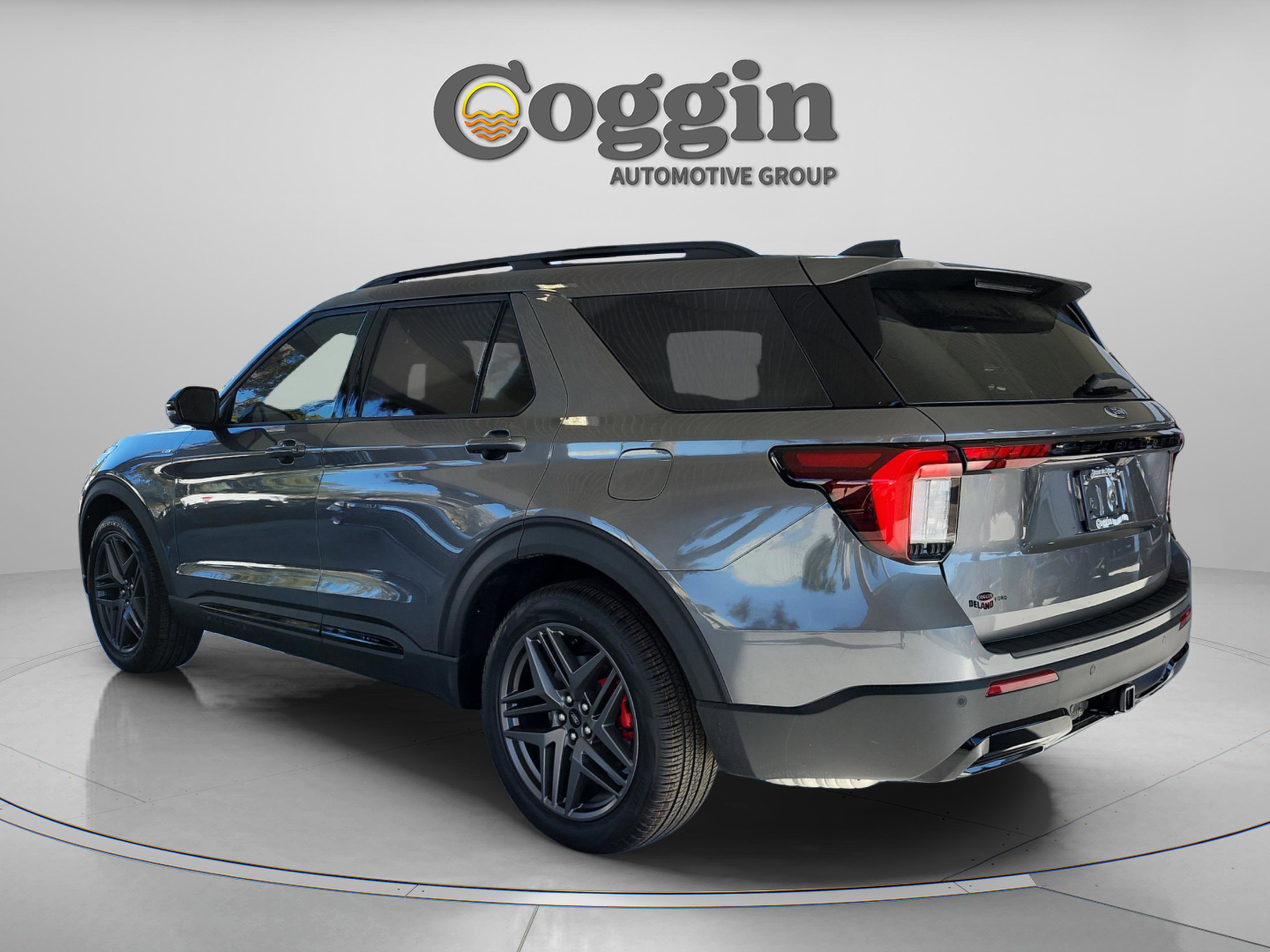 New 2026 Ford Explorer ST-Line w/ ST-Line Street Pack image 4
