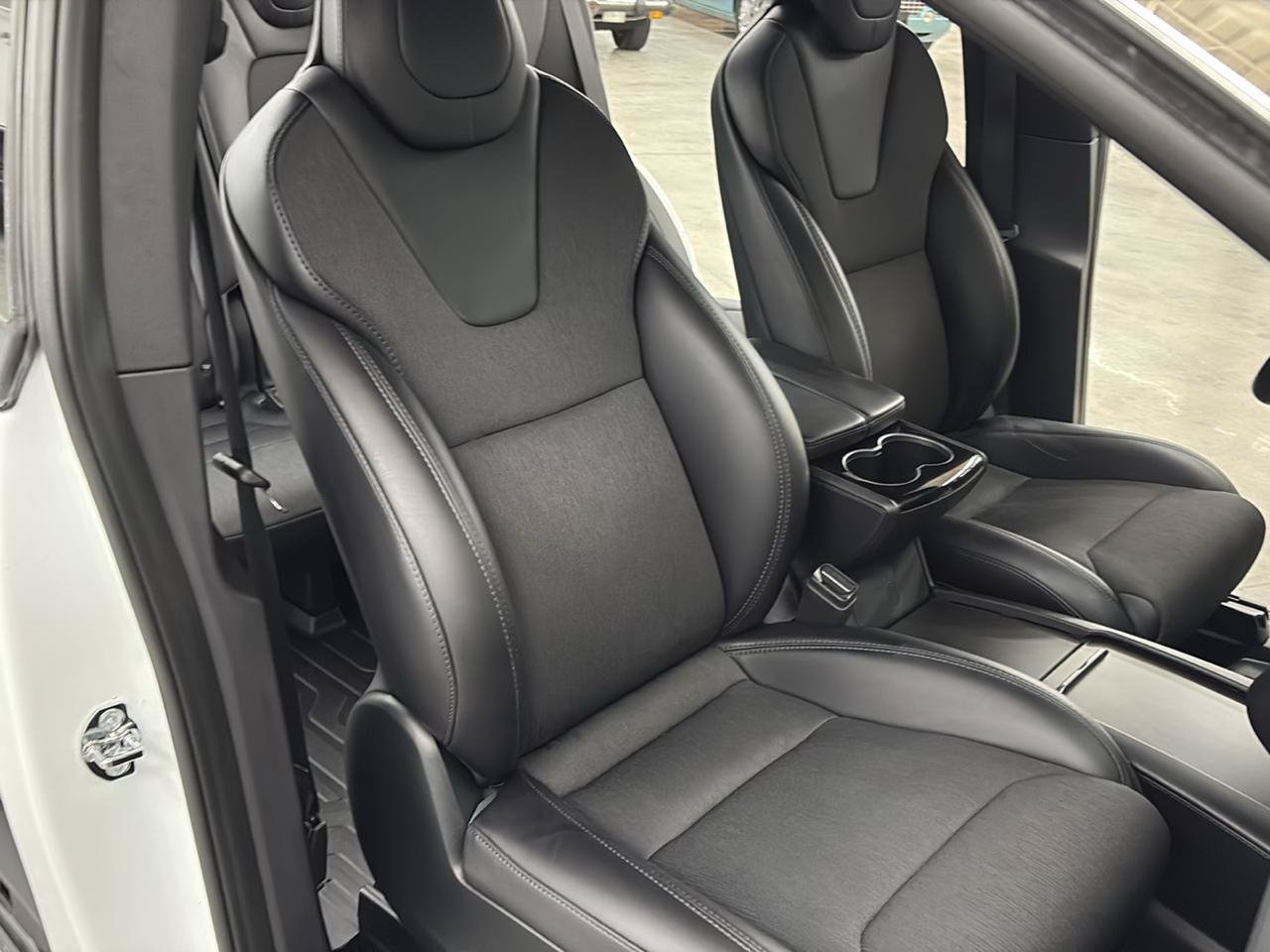 Used 2018 Tesla Model X 75D AWD/4WD image 14