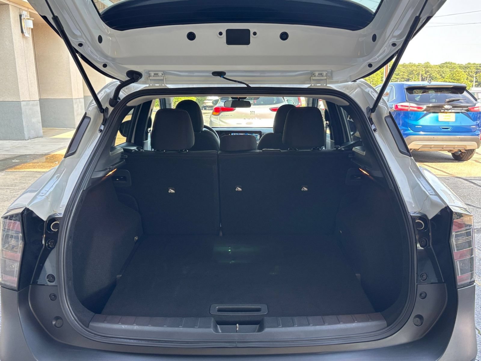 Used 2026 Nissan Kicks SV w/ Cold Weather Package FWD image 29
