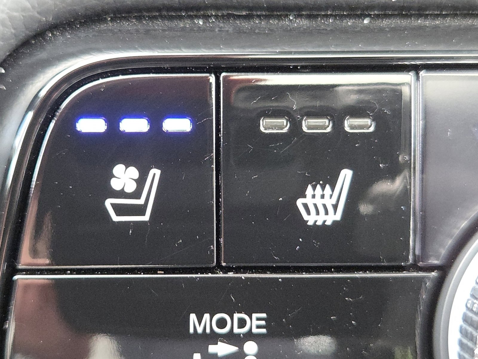 Certified 2025 Honda Pilot Black Edition image 7
