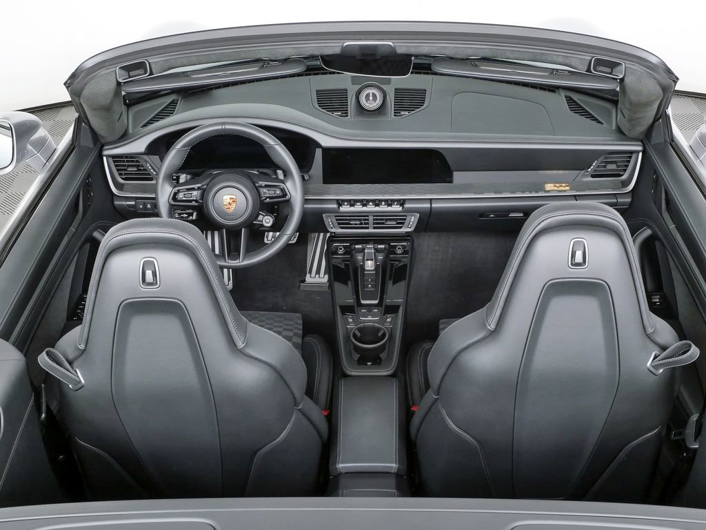 Certified 2026 Porsche 911 Carrera GTS RWD image 31