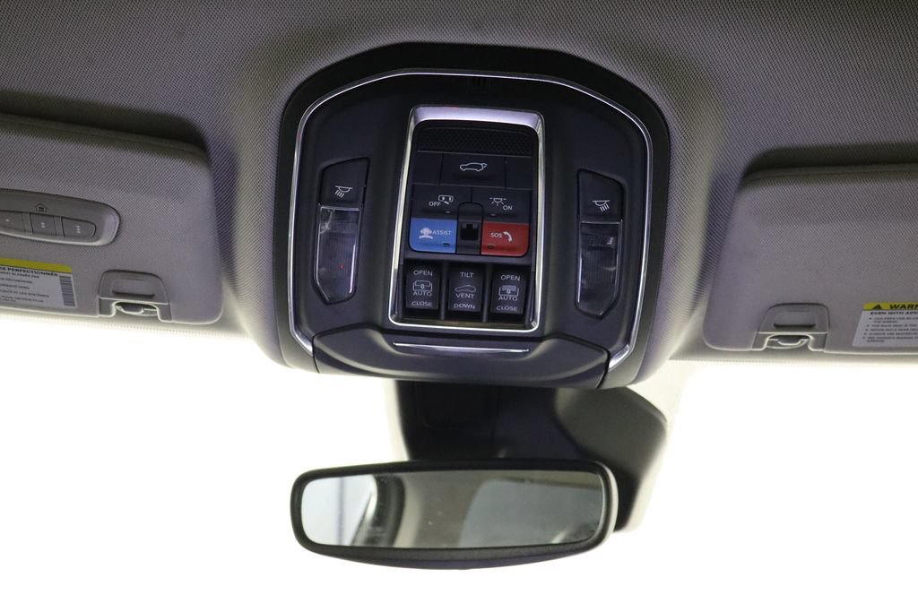 Used 2023 Jeep Grand Cherokee L Limited AWD/4WD image 28