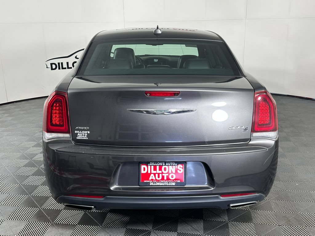 Used 2015 Chrysler 300 S AWD/4WD image 5