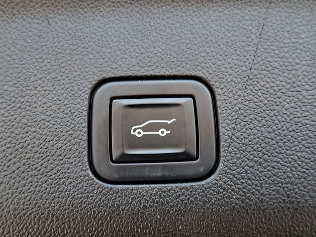 Used 2022 Cadillac Escalade ESV Sport w/ LPO, ONYX Package image 32