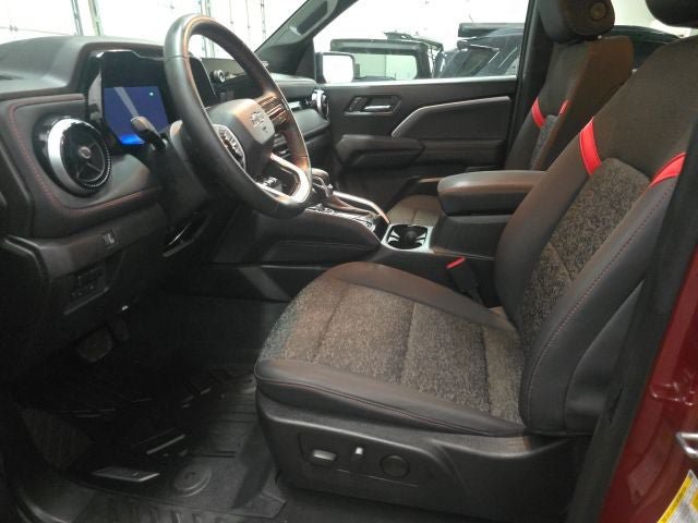 Used 2024 Chevrolet Colorado Z71 w/ Z71 Convenience Package 2 AWD/4WD image 15