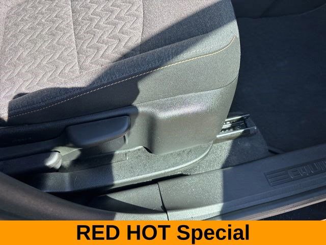 Used 2023 Chevrolet Equinox LT w/ Driver Convenience Package image 41