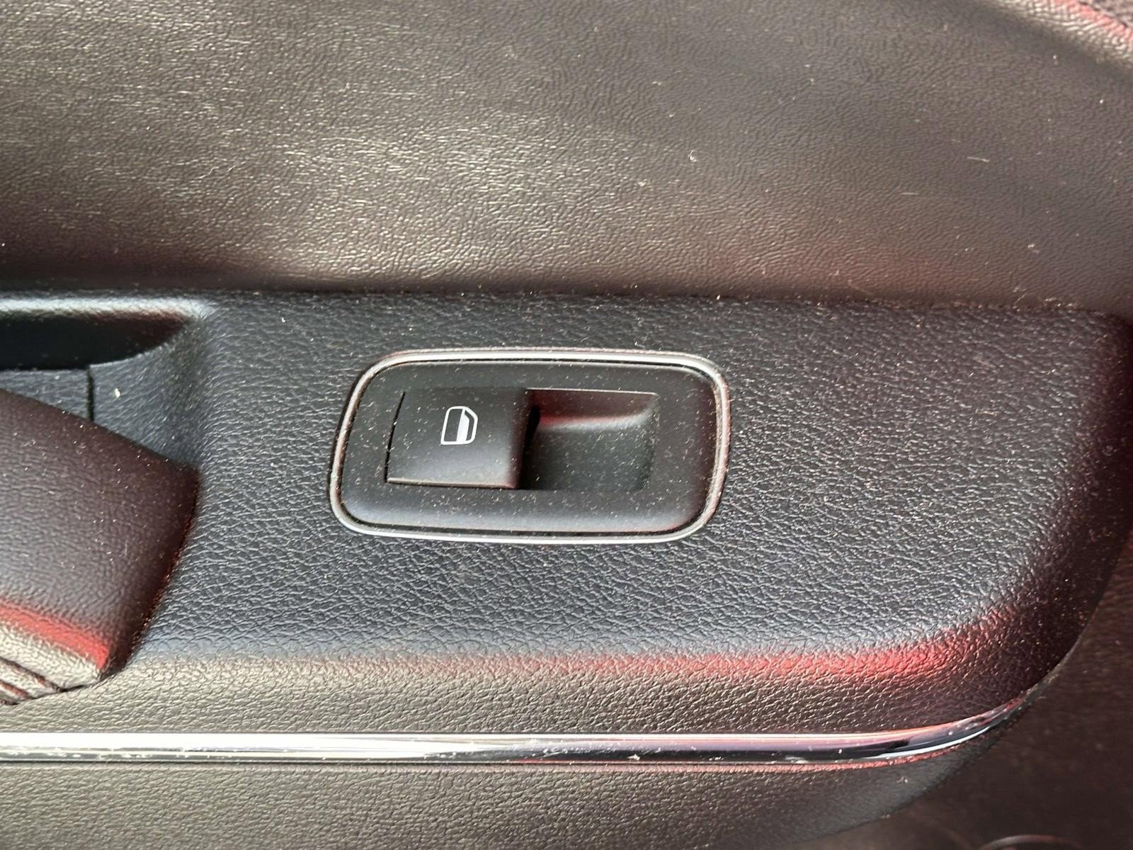 Used 2011 Dodge Charger SE RWD image 19