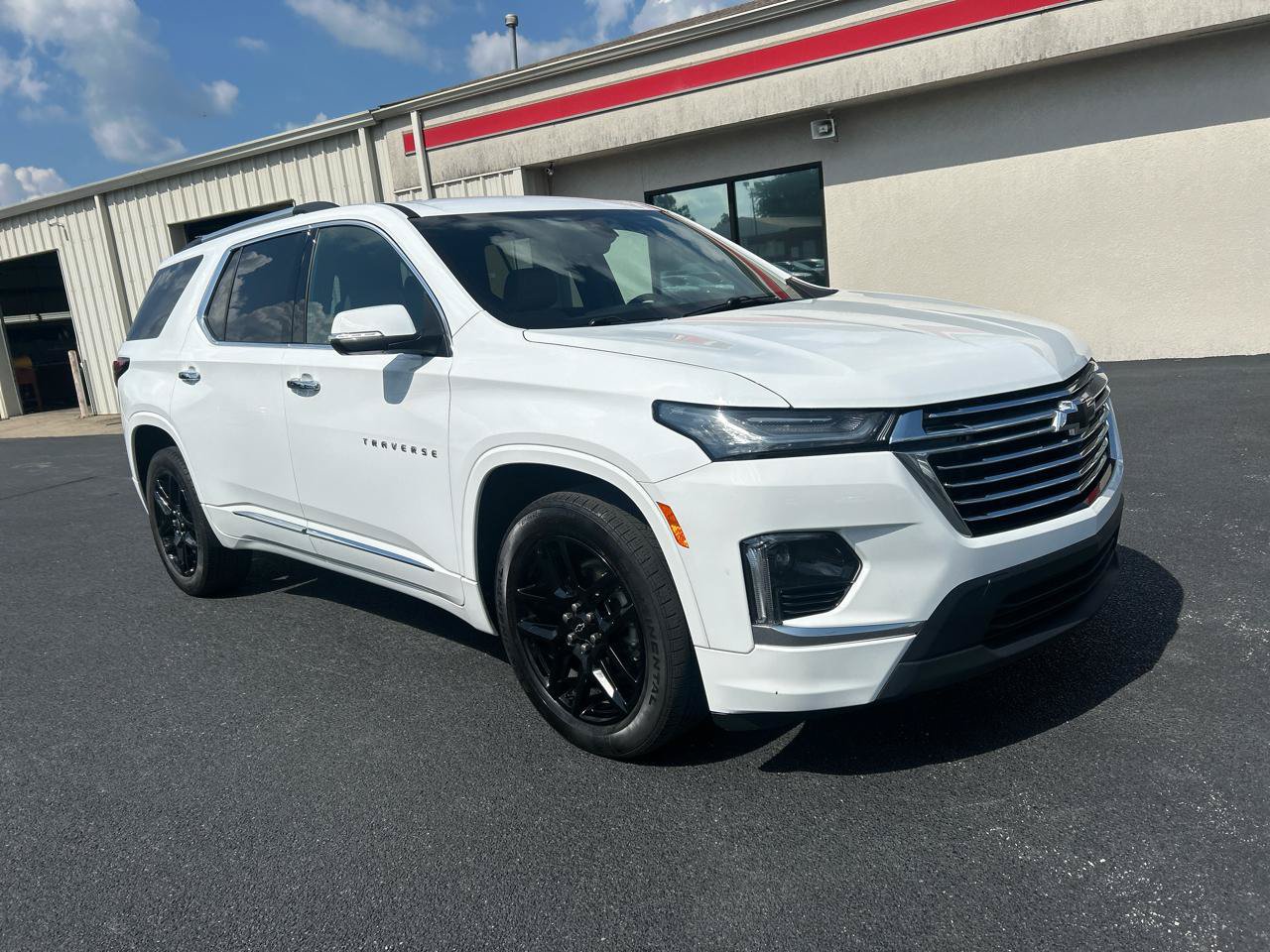Used 2022 Chevrolet Traverse Premier w/ LPO, Floor Liner Package FWD image 3