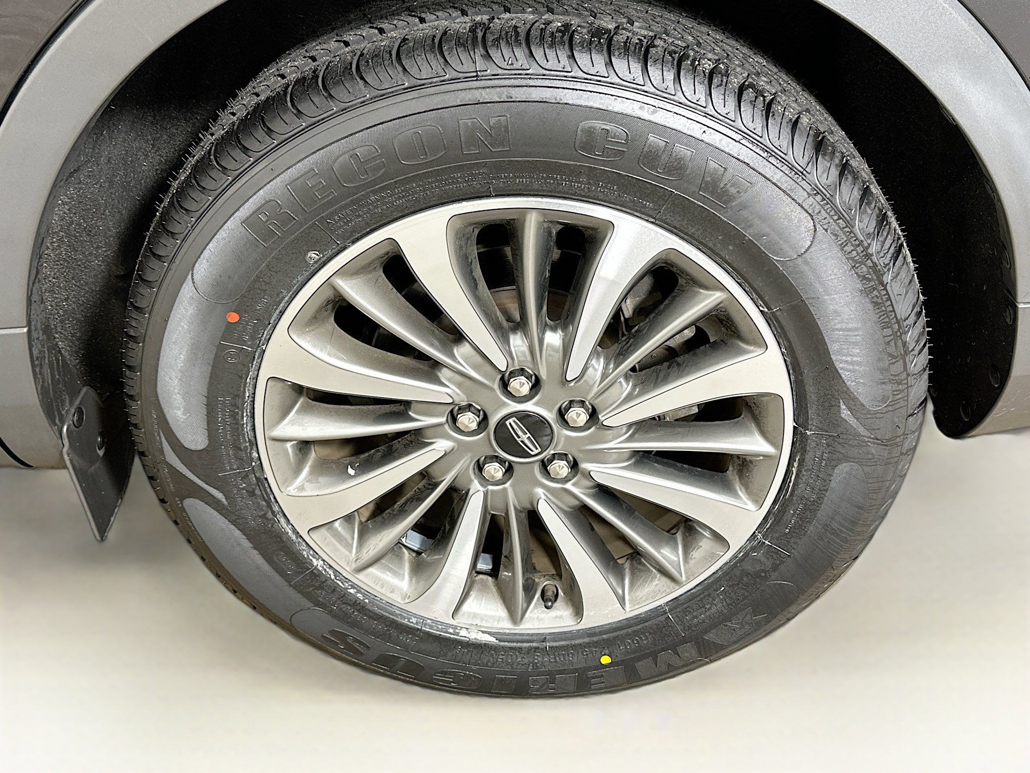 Used 2022 Lincoln Nautilus FWD w/ Premium Package image 11