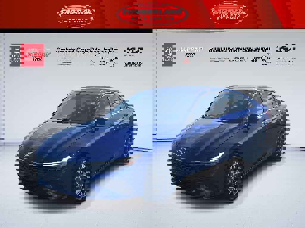 Used 2025 Hyundai Elantra Sport image 4