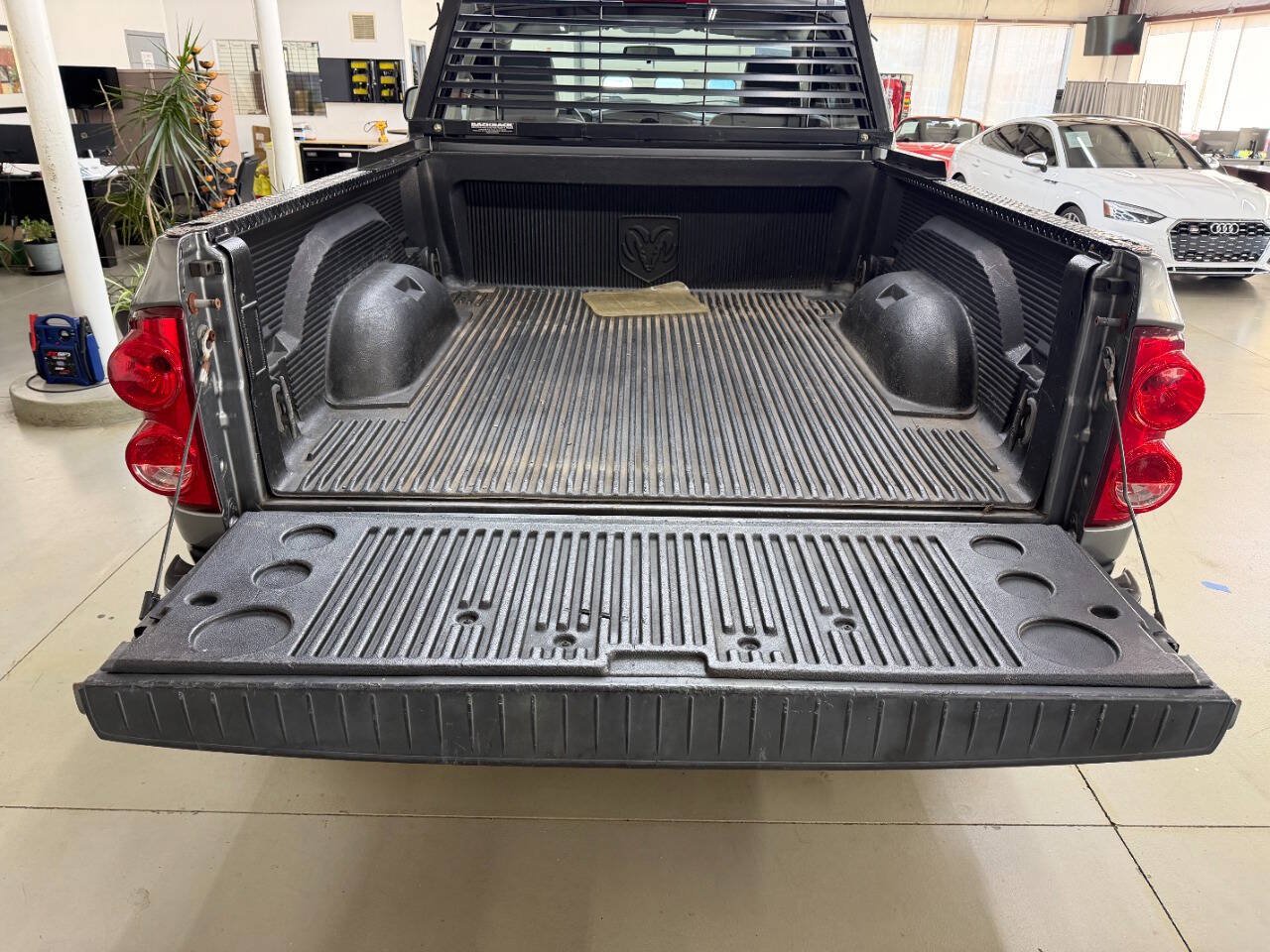 Used 2007 Dodge Ram 1500 Truck ST w/ Trailer Tow Group AWD/4WD image 9