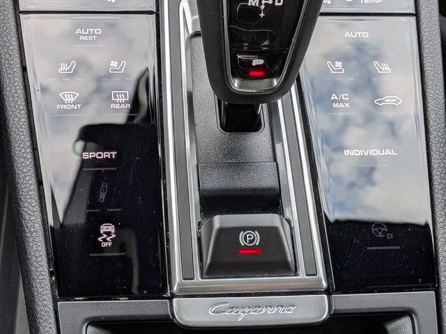 Used 2023 Porsche Cayenne Platinum Edition AWD/4WD image 23