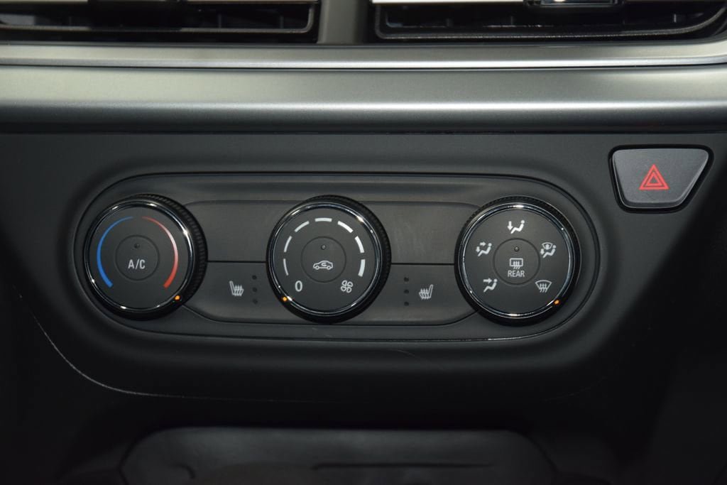 New 2026 Chevrolet Trax LS w/ LS Convenience Package FWD image 29
