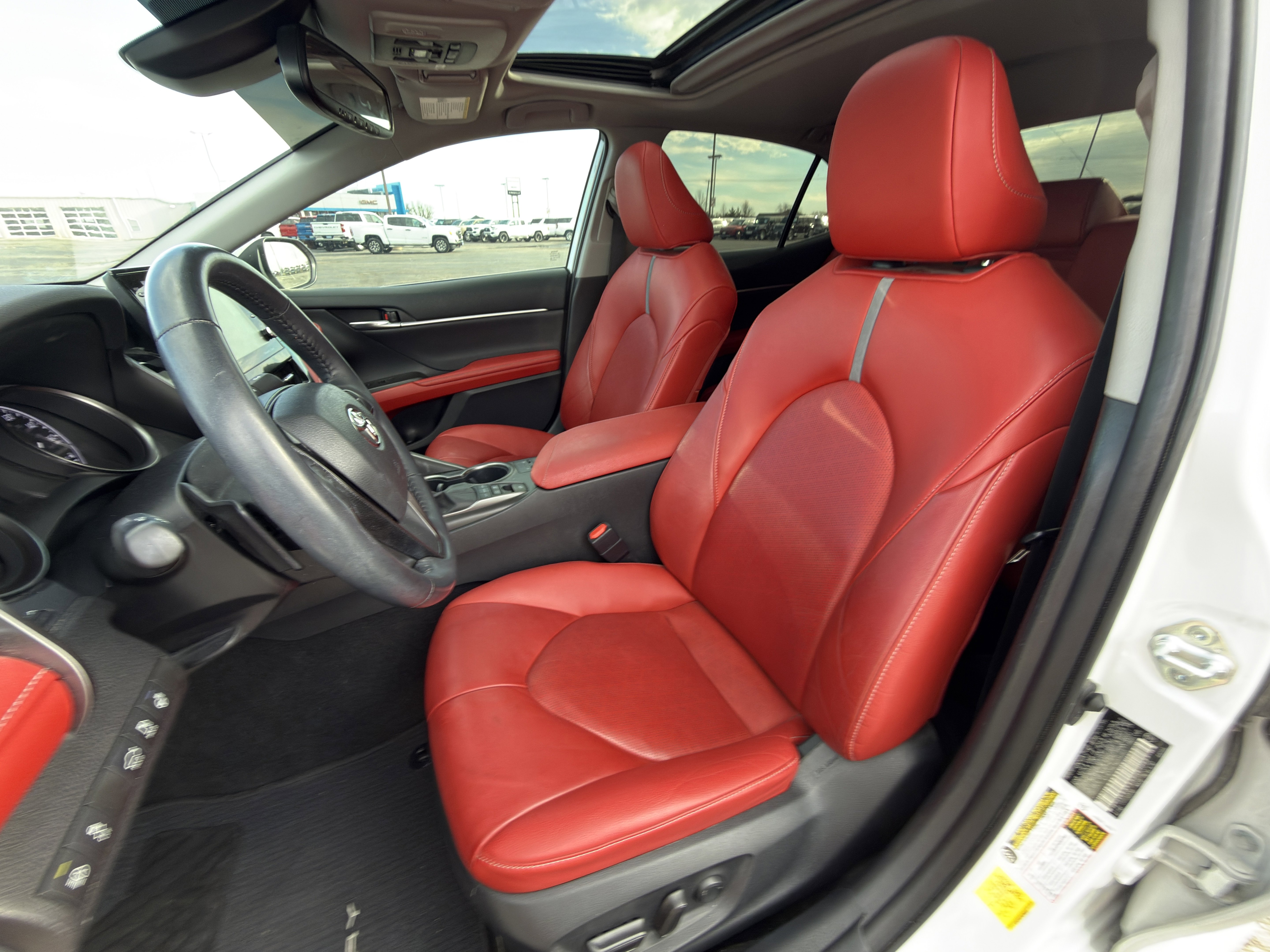 Used 2022 Toyota Camry XSE w/ Cold Weather Package image 9