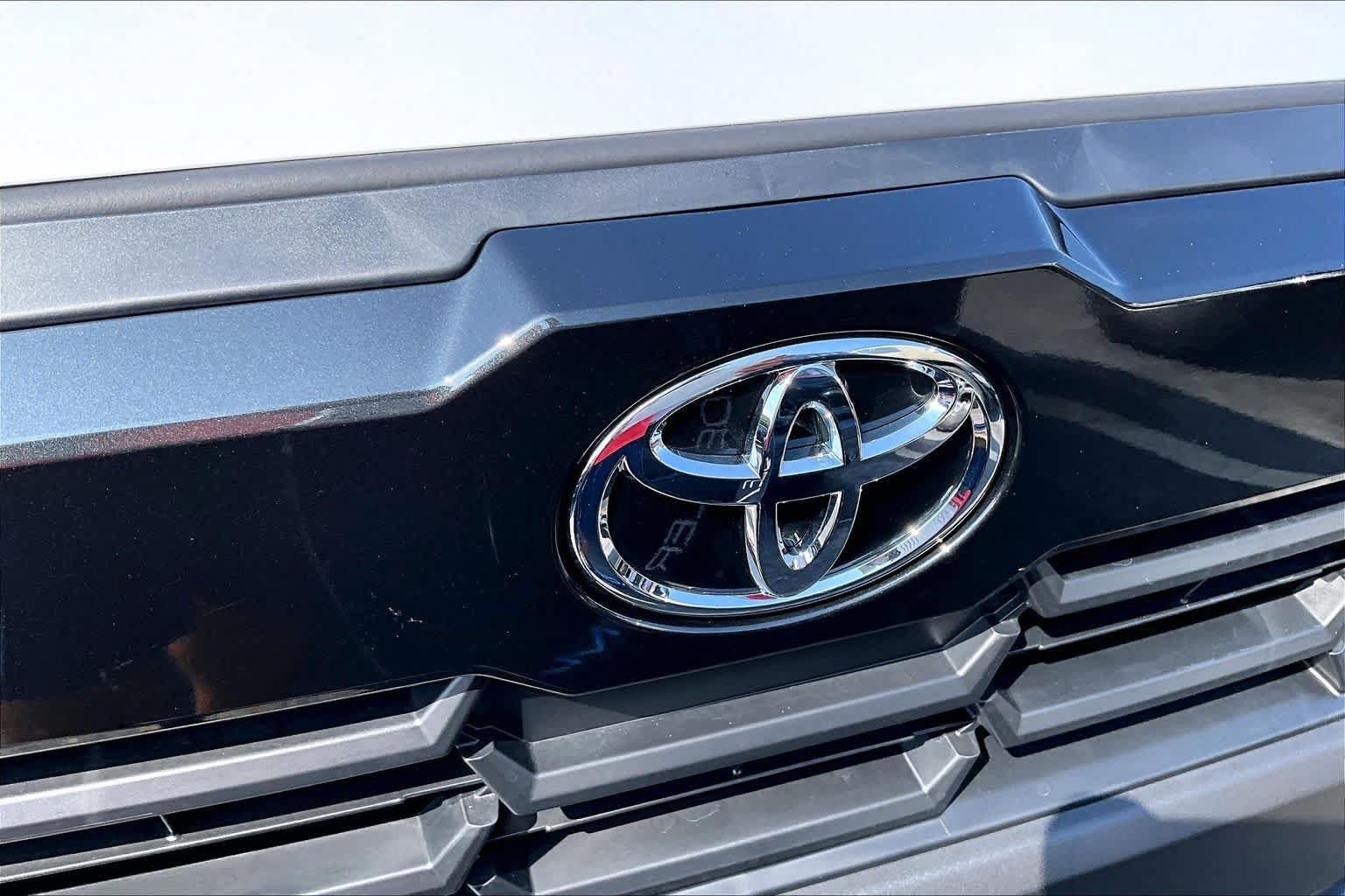 Used 2026 Toyota Corolla Cross LE w/ Moonroof Package FWD image 29