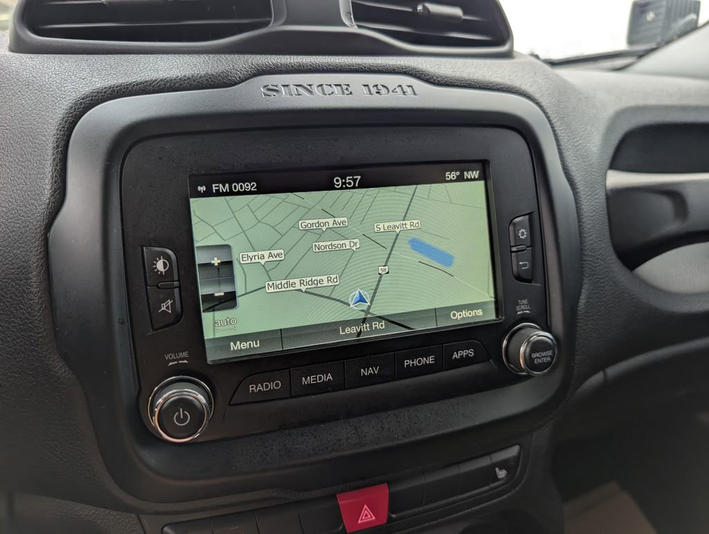 Used 2016 Jeep Renegade Trailhawk AWD/4WD image 26
