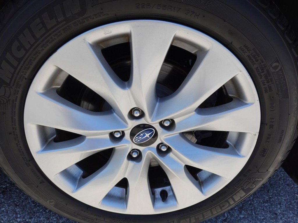 Used 2017 Subaru Legacy 2.5i Premium w/ Moonroof Package AWD/4WD image 9