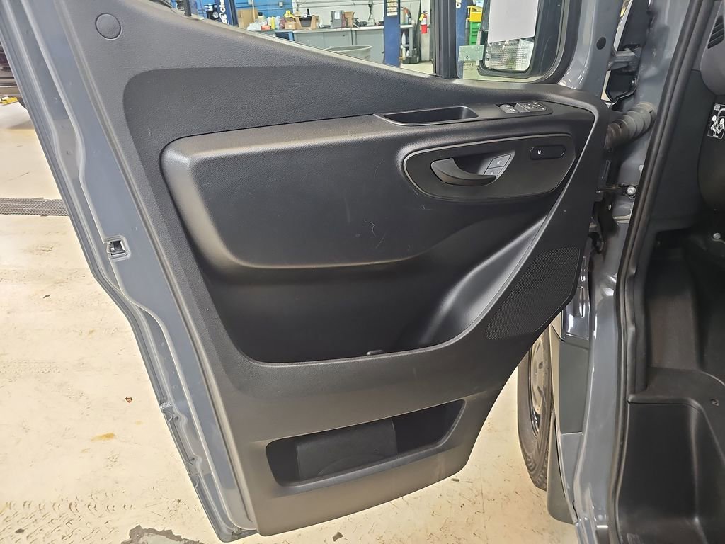 Used 2024 Mercedes-Benz Sprinter 2500 image 10