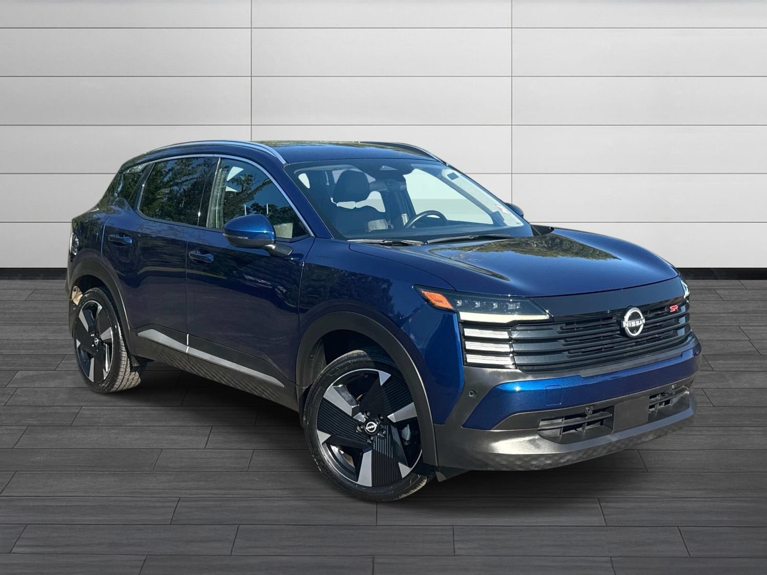 Used 2025 Nissan Kicks SR AWD/4WD image 2