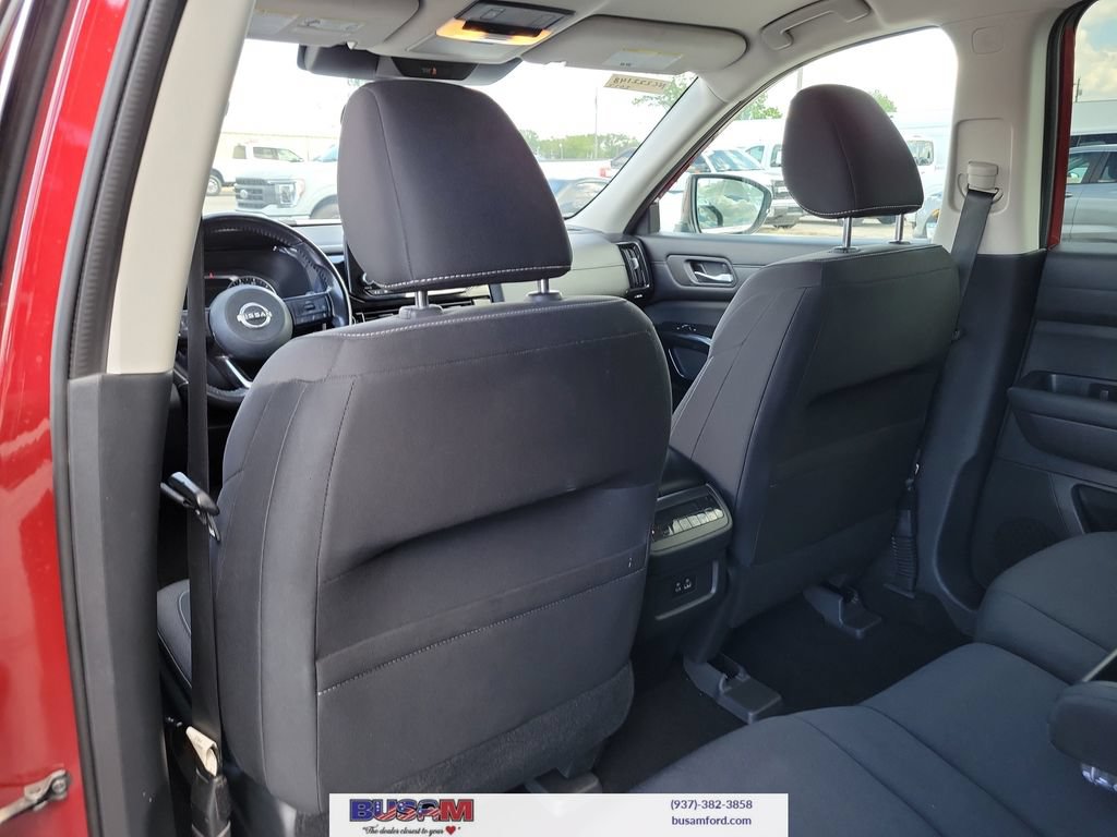 Used 2022 Nissan Pathfinder SV AWD/4WD image 13