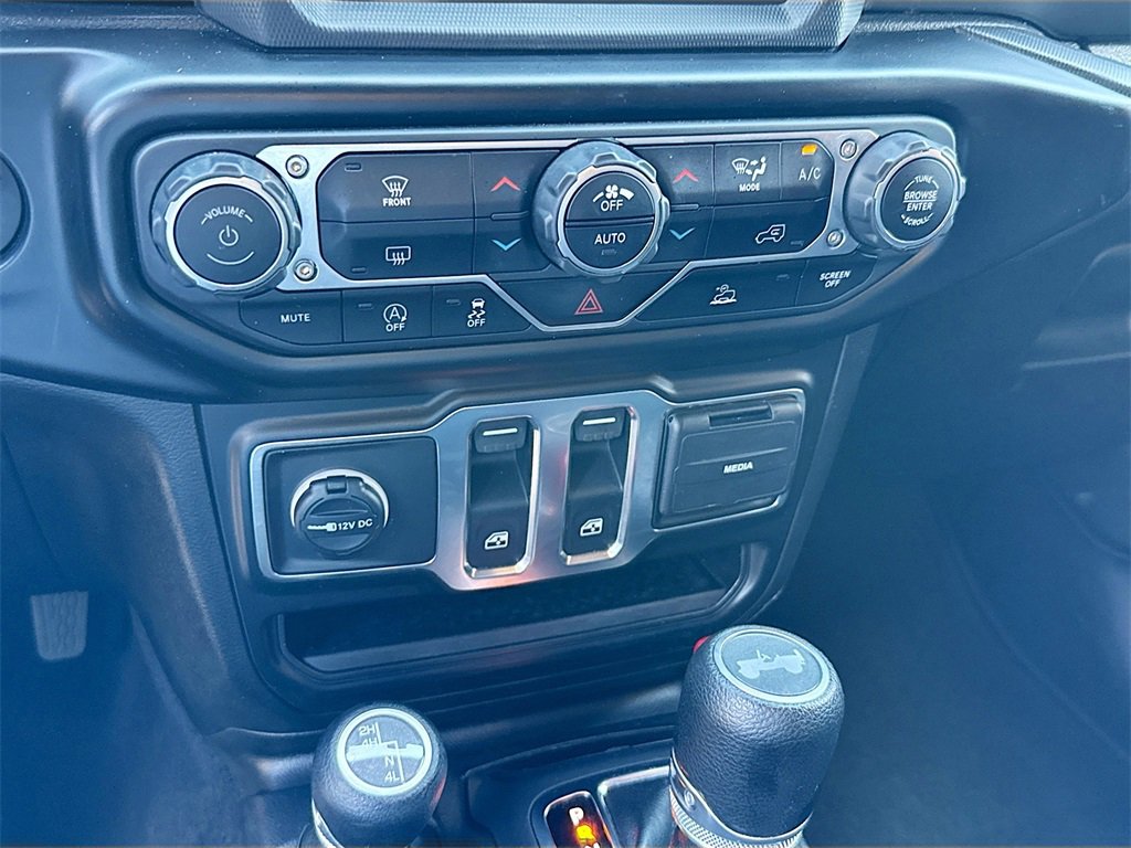 Used 2021 Jeep Wrangler Sport image 17