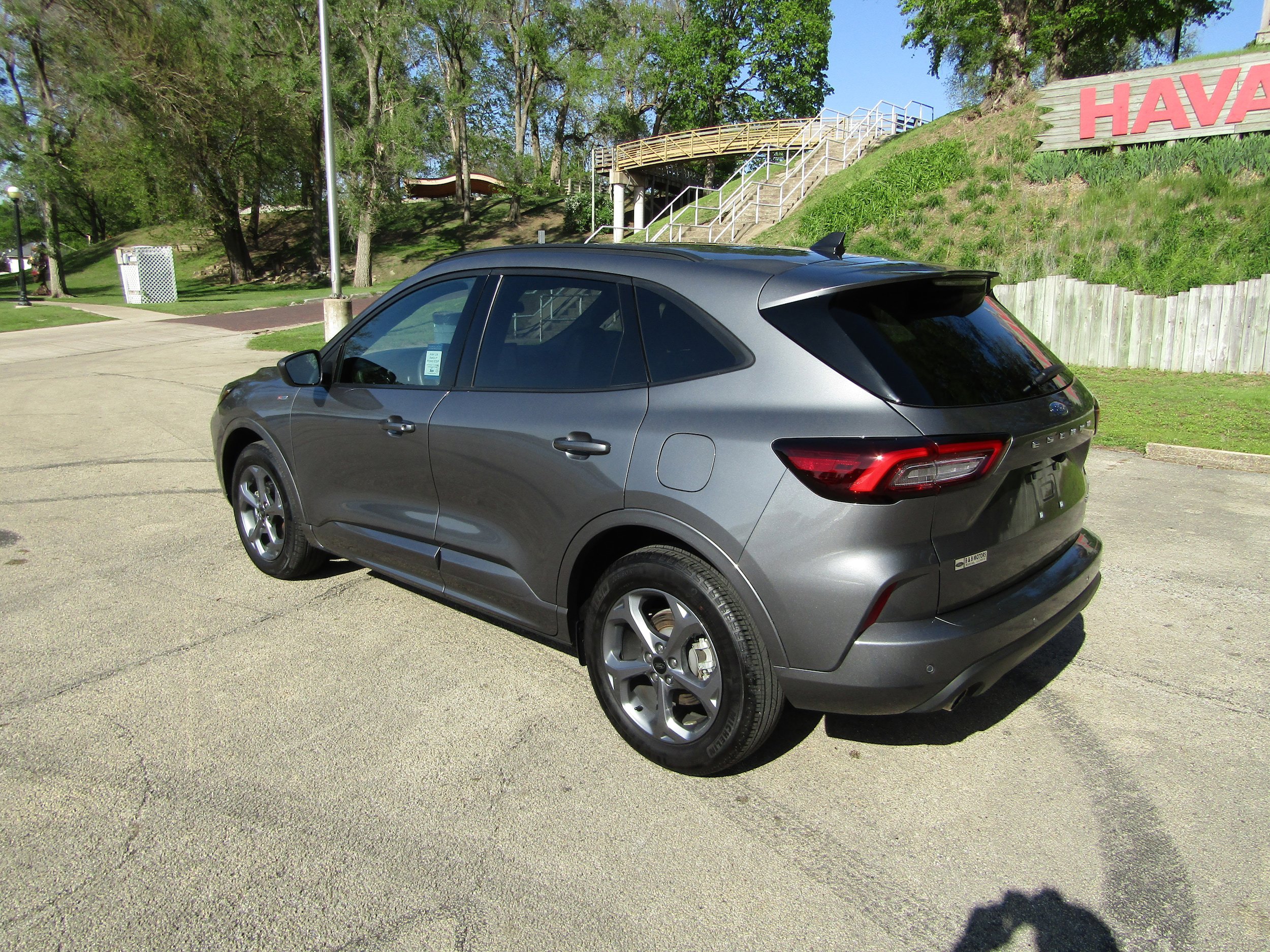 Used 2024 Ford Escape ST-Line w/ Tech Pack #1 AWD/4WD image 2