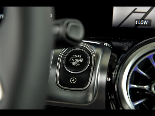 New 2025 Mercedes-Benz GLB 250 4MATIC image 16