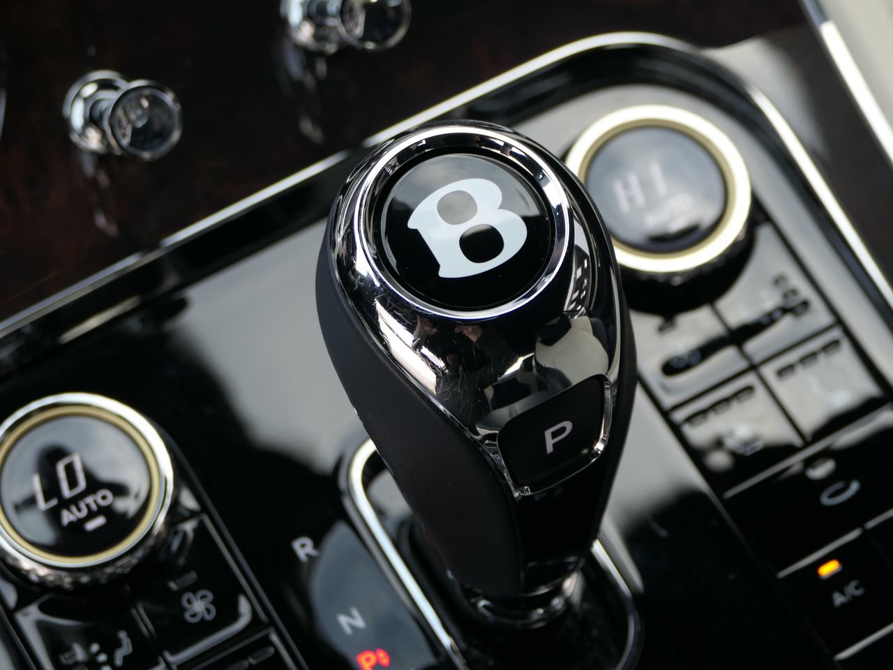 Used 2023 Bentley Continental GT Mulliner AWD/4WD image 28