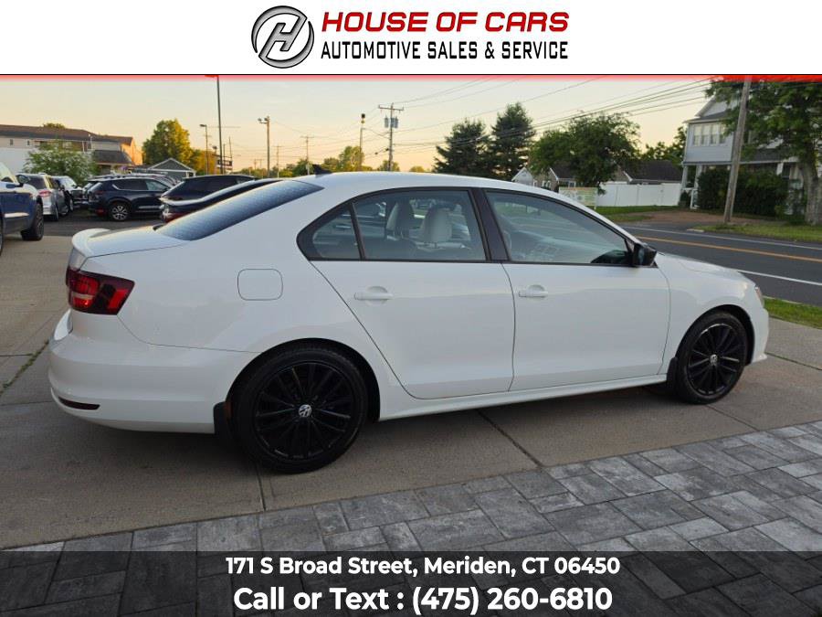 Used 2016 Volkswagen Jetta Sport FWD image 3