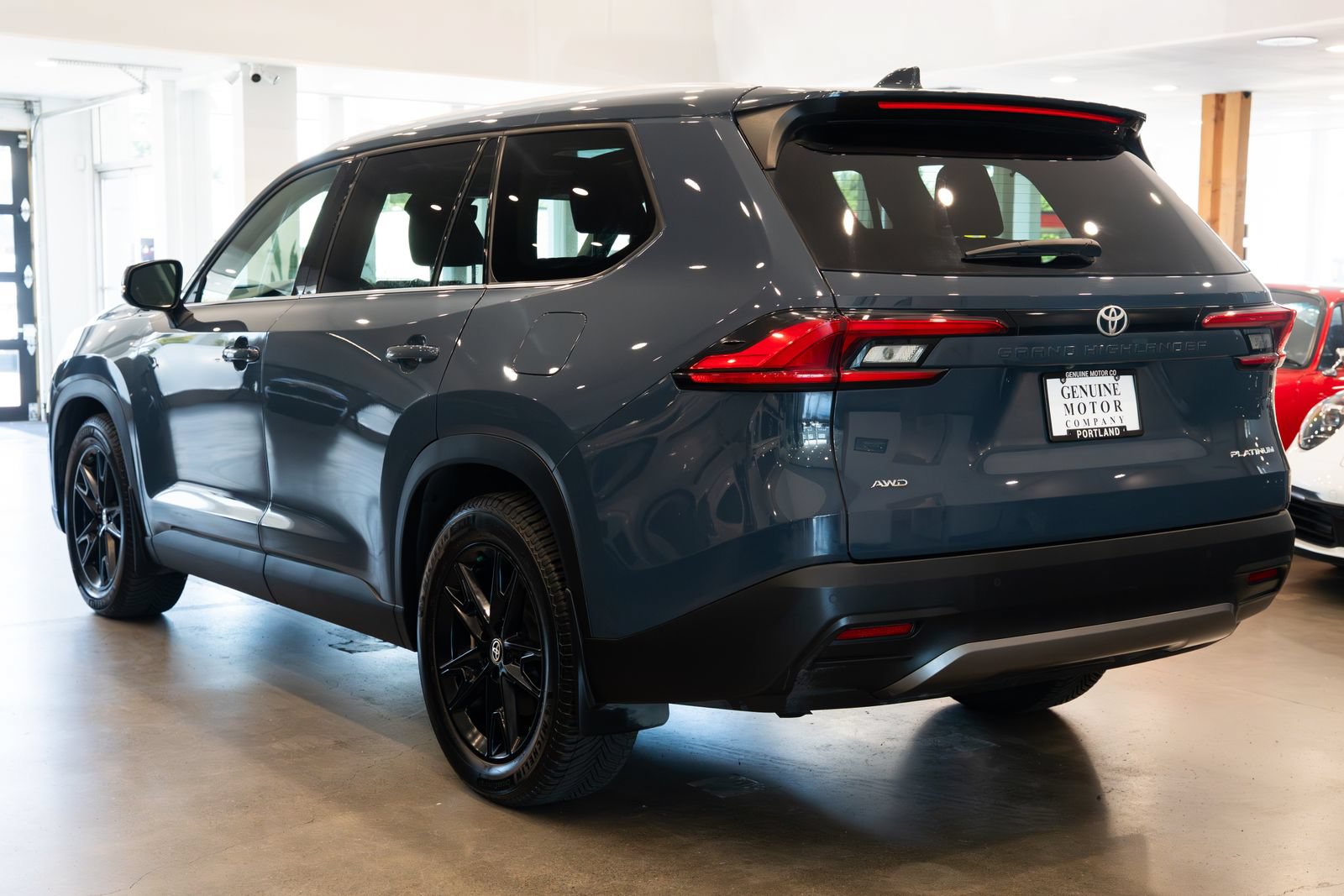 Used 2024 Toyota Grand Highlander AWD image 6