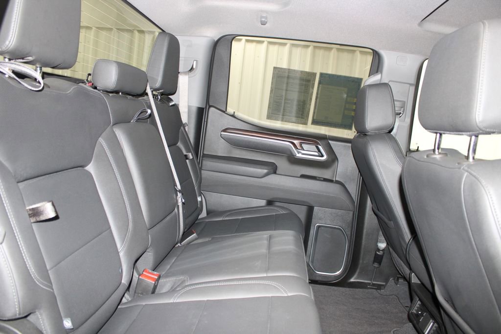 Used 2025 GMC Sierra 1500 SLT image 32