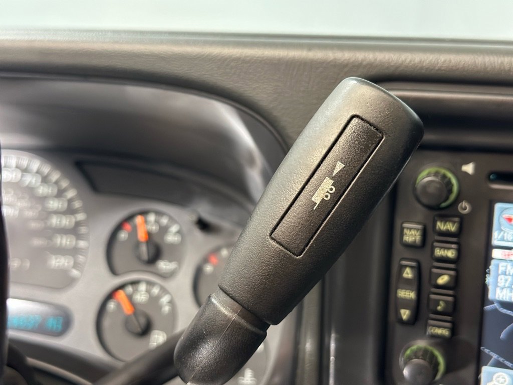 Used 2006 Chevrolet Avalanche Z71 w/ Sun And Sound Package image 32