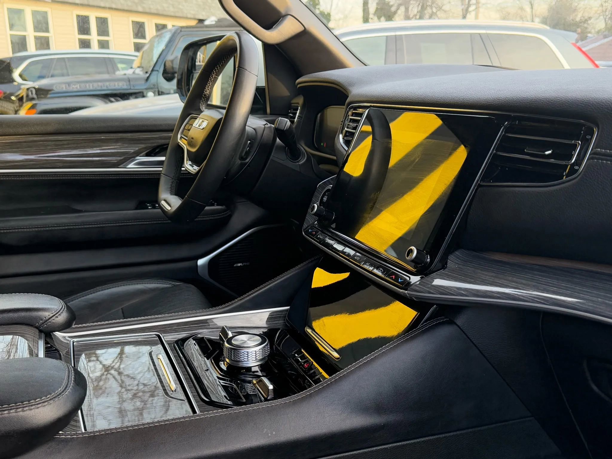 Used 2022 Jeep Wagoneer Series III image 23