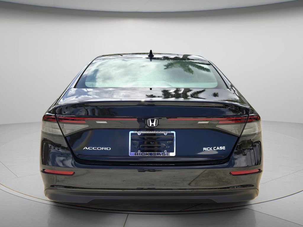 Certified 2025 Honda Accord SE image 6