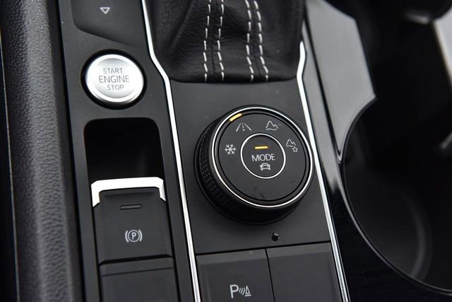 Certified 2023 Volkswagen Atlas Cross Sport SE w/ Panoramic Sunroof Package image 17