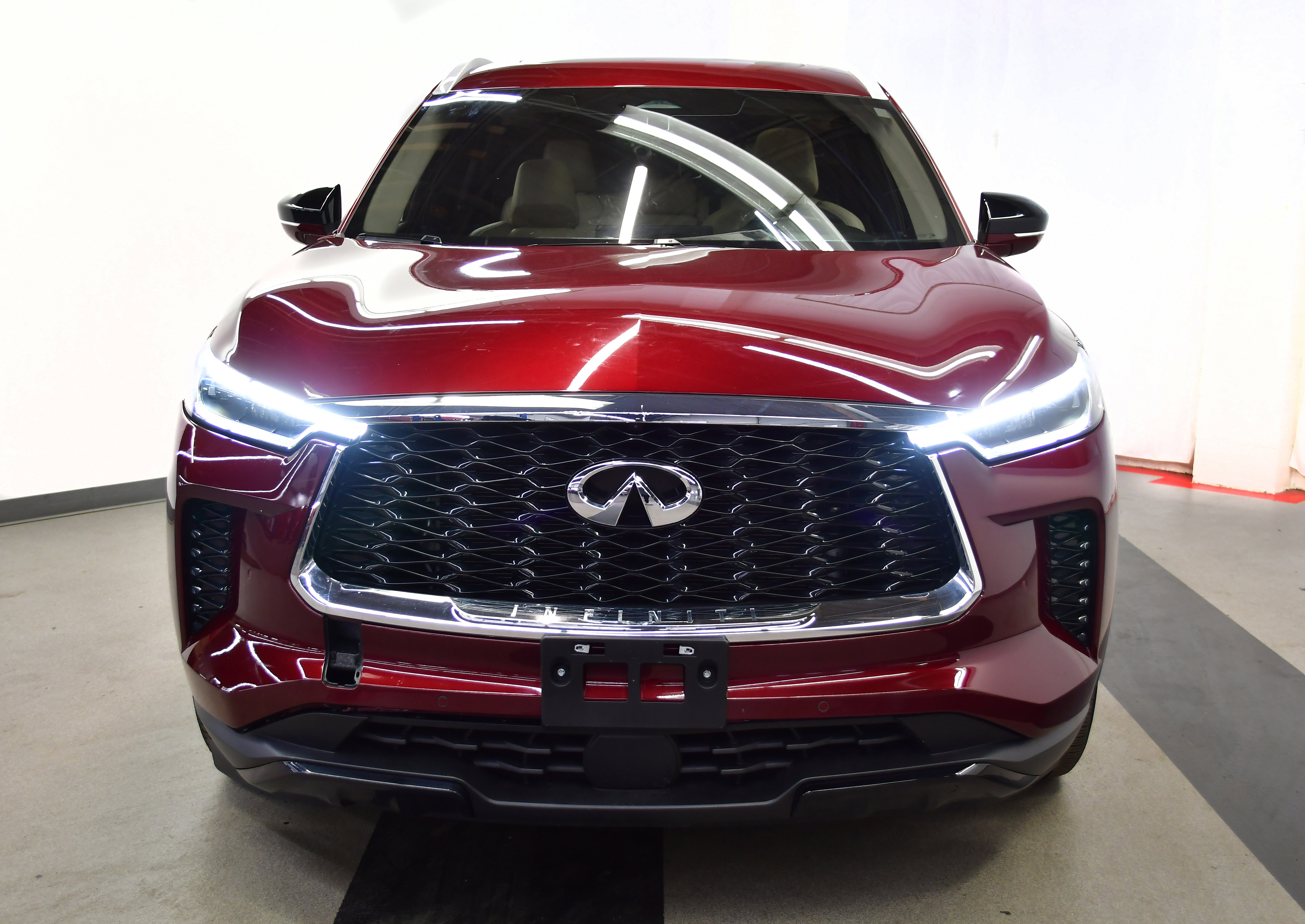 Used 2023 INFINITI QX60 Luxe w/ Cargo Package image 3